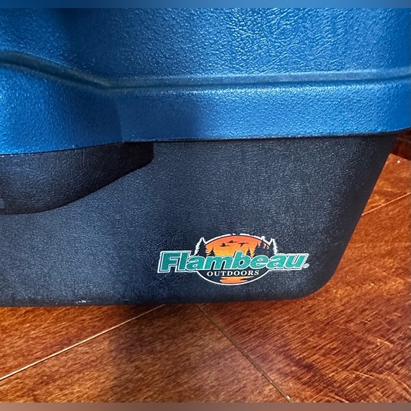 Flambeau Outdoors Tray Fishing Tackle Box with 3 Dividers - Picture 5 of 7